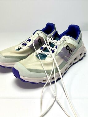 On Cloud Women's White and Purple Running Sneakers Note:Small defect on left sid